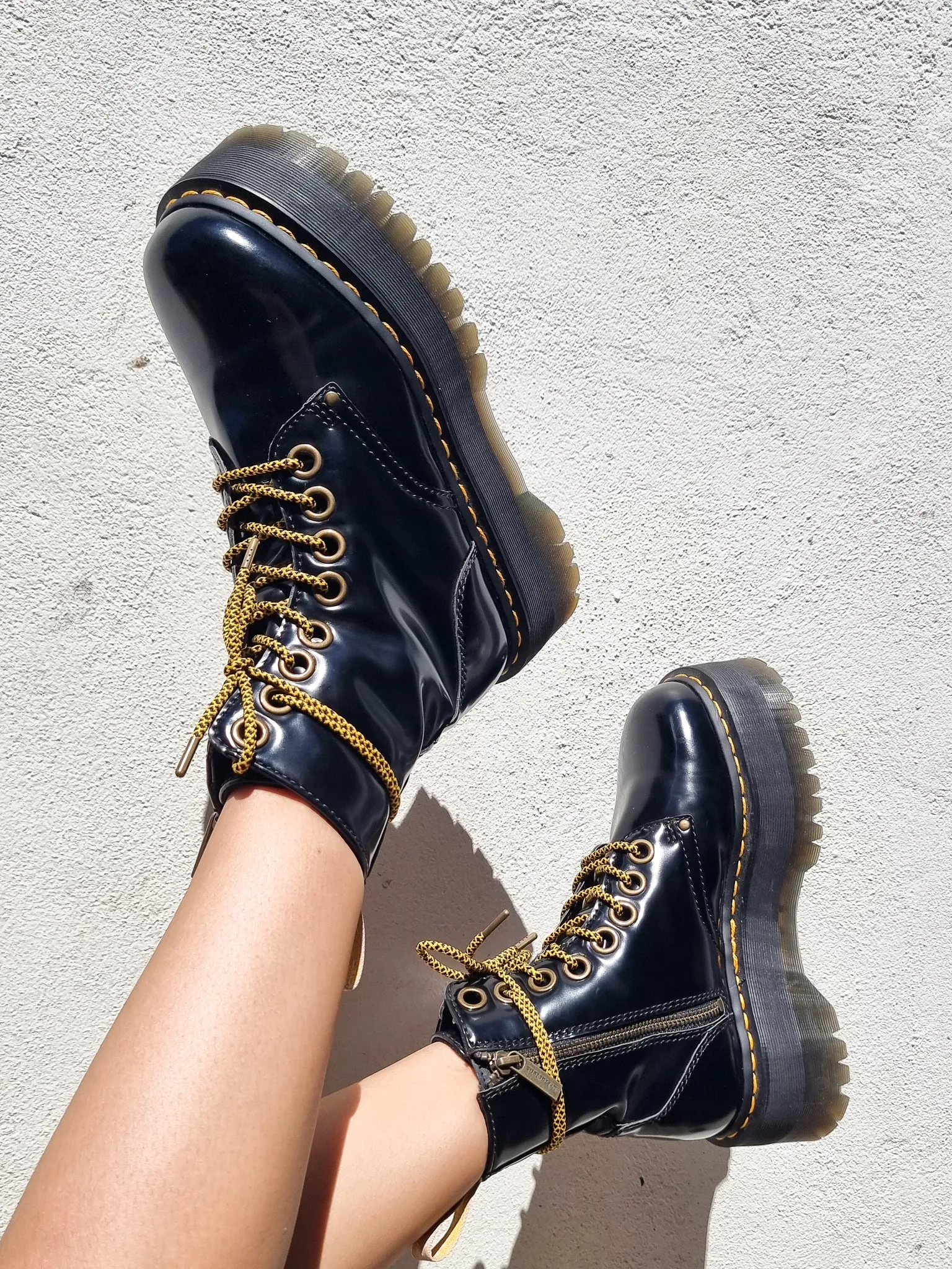 DR. MARTENS JADON MAX BLACK BUTTERO