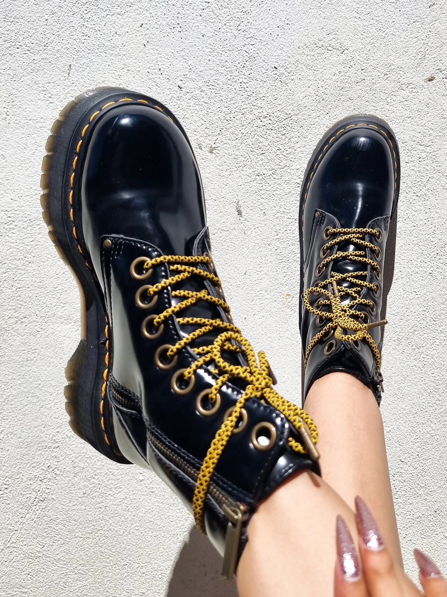 DR. MARTENS JADON MAX BLACK BUTTERO