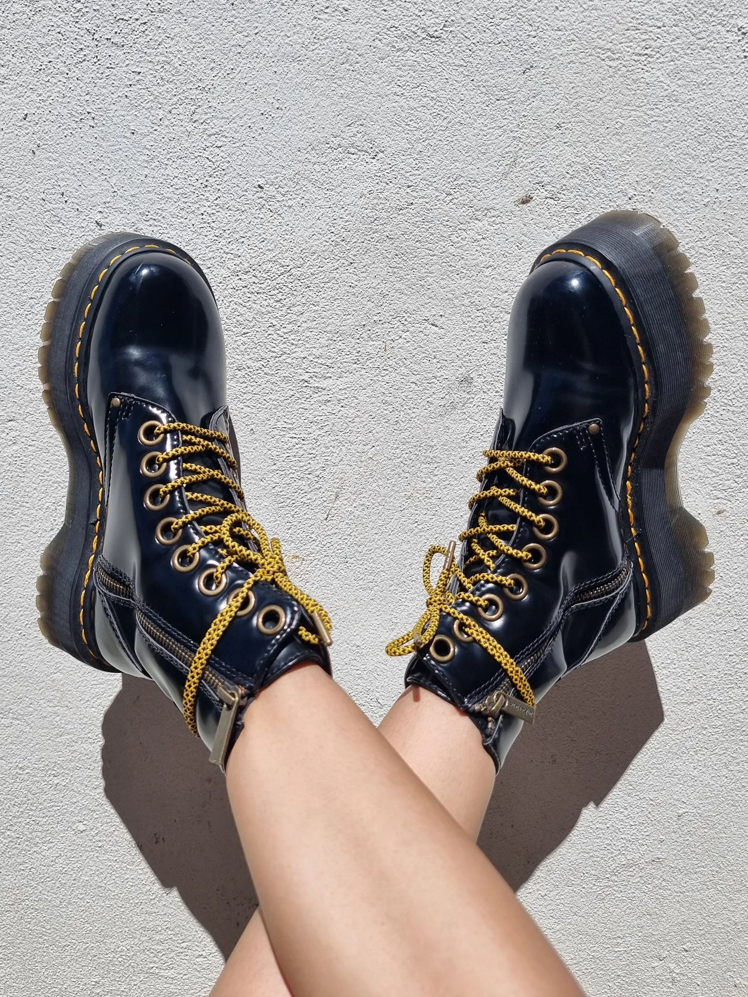 DR. MARTENS JADON MAX BLACK BUTTERO
