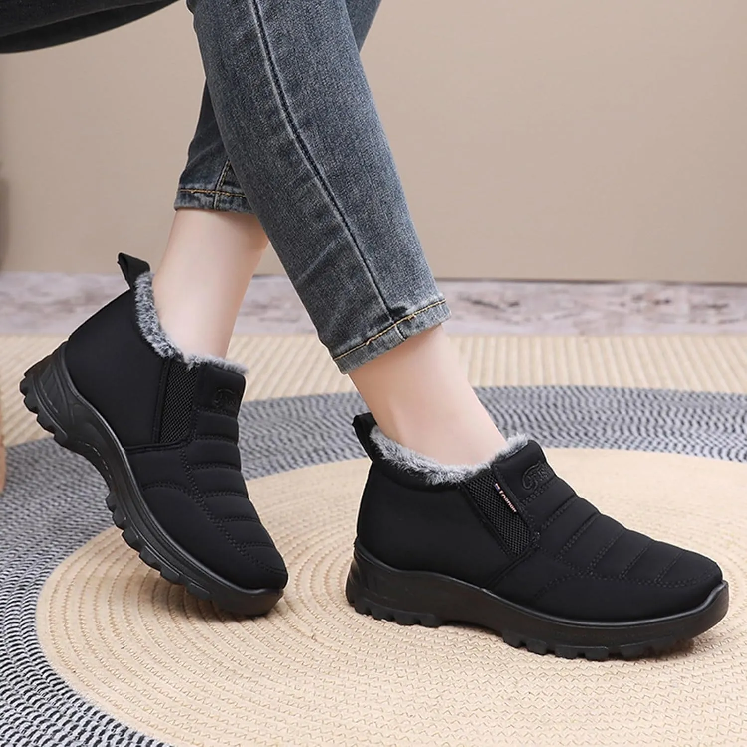 Women's Waterproof Winter Snow Boots Lightweight Warm Faux Fur Lined Mid-Calf Booties Winter No-Slip Hiking Thermal